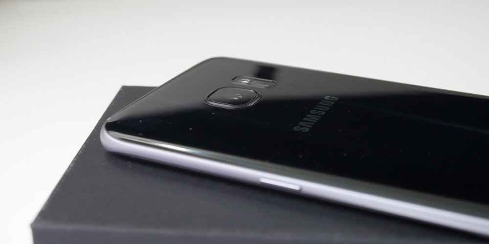 Samsung Galaxy S7 Edge Hands-on Photos and Specs Details S7 edge